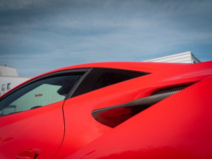 Ferrari-F8 Tributo
