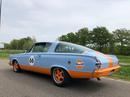 Plymouth-Barracuda