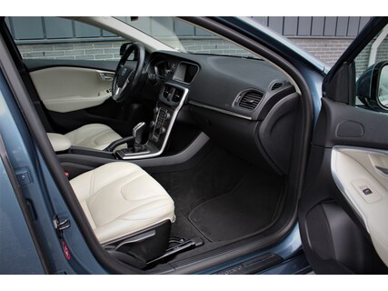 Volvo-V40