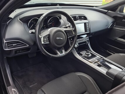 Jaguar-XE