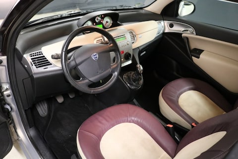 Lancia-Ypsilon