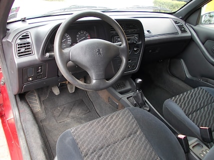 Peugeot-306