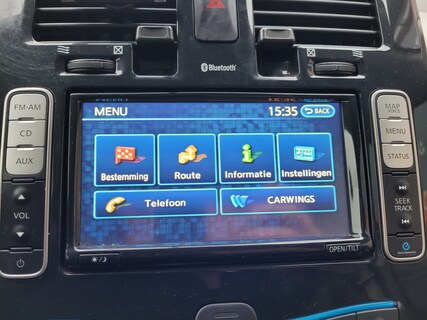 Nissan-Leaf
