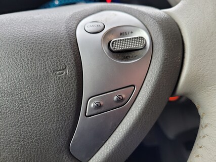 Nissan-Leaf