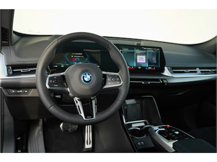 BMW-iX1