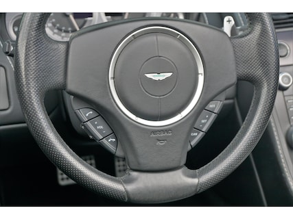 Aston Martin-V8 Vantage