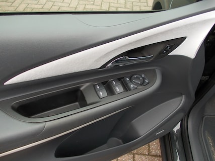 Opel-Ampera-e