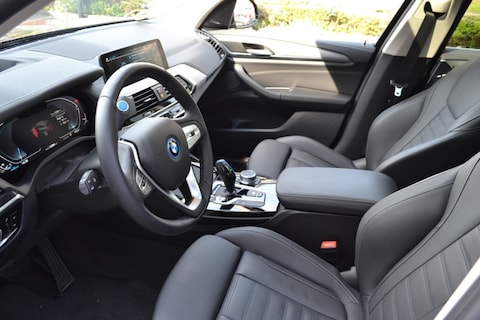 BMW-iX3