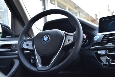 BMW-iX3