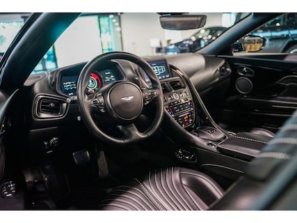 Aston Martin-DB11