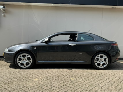 Alfa Romeo-GT