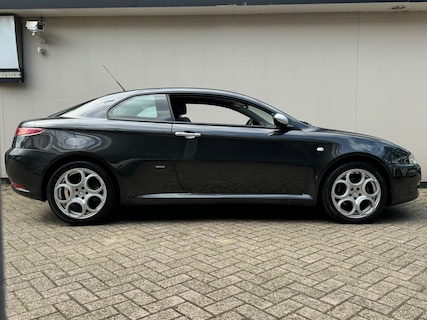 Alfa Romeo-GT