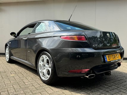 Alfa Romeo-GT