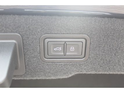 Audi-A8