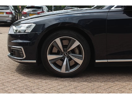 Audi-A8