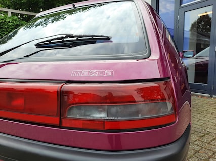 Mazda-323