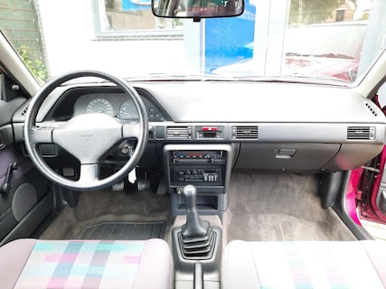 Mazda-323