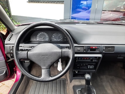 Mazda-323