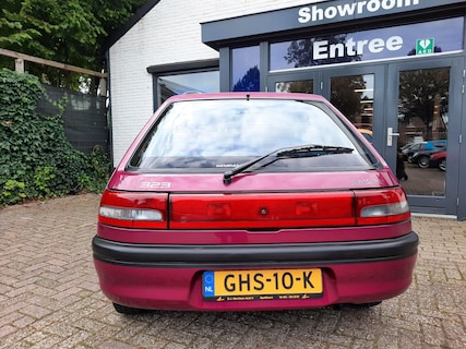 Mazda-323