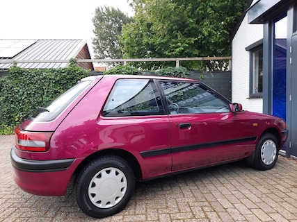 Mazda-323