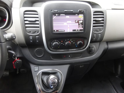 Nissan-NV300