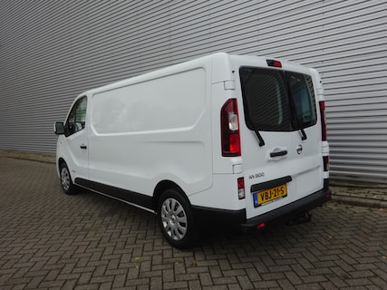 Nissan-NV300