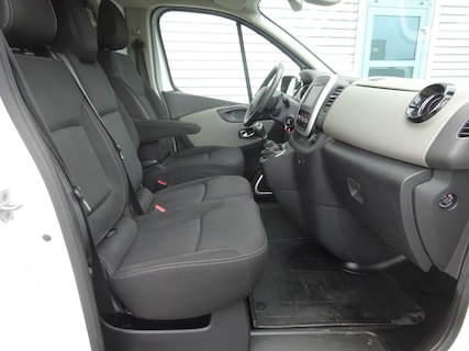 Nissan-NV300