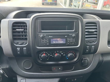 Nissan-NV300