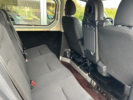 Nissan-NV300