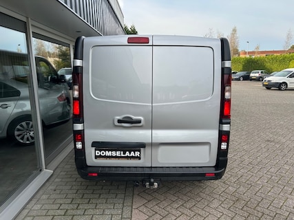 Nissan-NV300