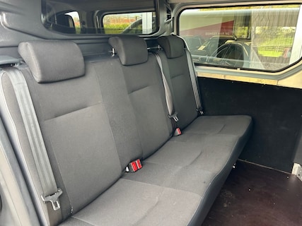 Nissan-NV300