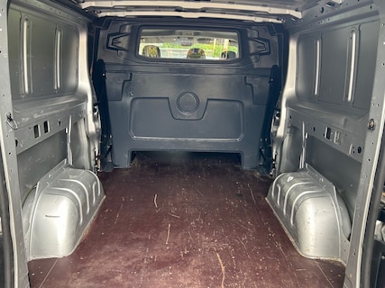 Nissan-NV300