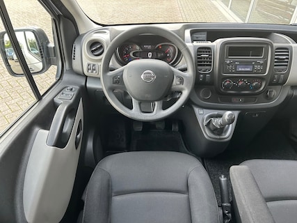 Nissan-NV300