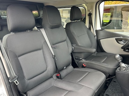 Nissan-NV300