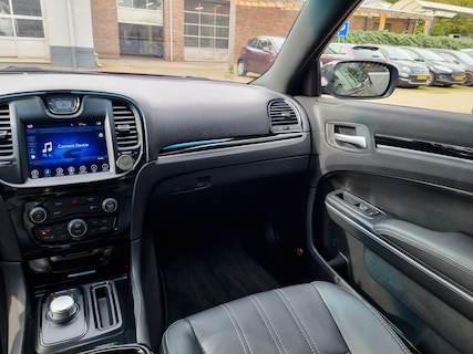 Chrysler-300C