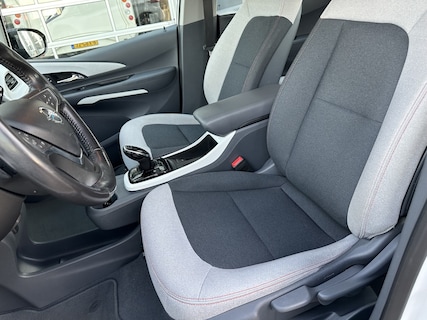 Opel-Ampera-e