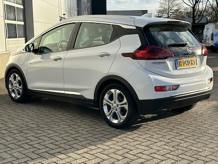Opel-Ampera-e