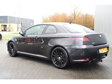 Alfa Romeo-GT