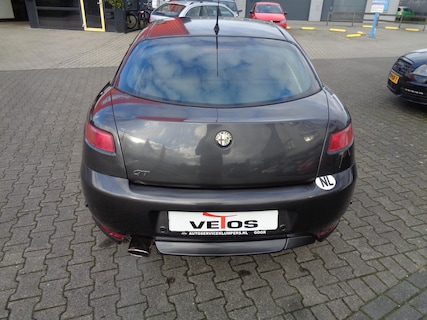 Alfa Romeo-GT