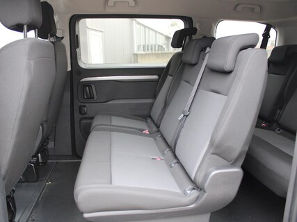 Peugeot-e-Traveller
