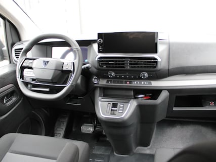 Peugeot-e-Traveller