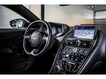 Aston Martin-DB11