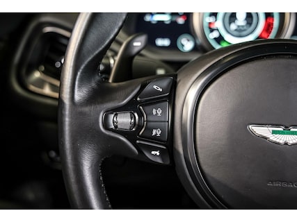 Aston Martin-DB11