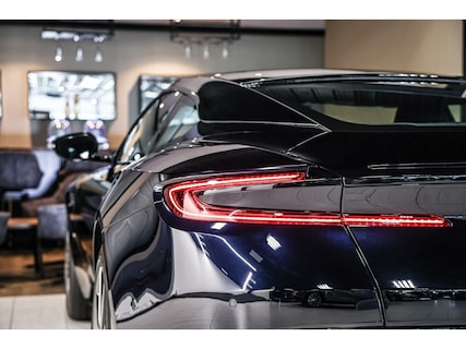 Aston Martin-DB11