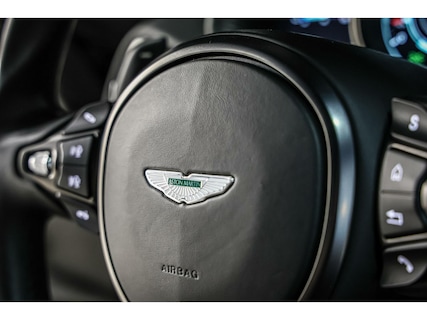 Aston Martin-DB11