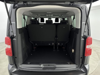 Peugeot-e-Traveller
