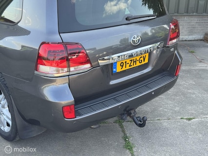 Toyota-Land Cruiser