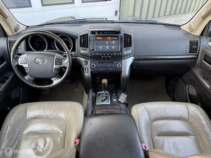 Toyota-Land Cruiser