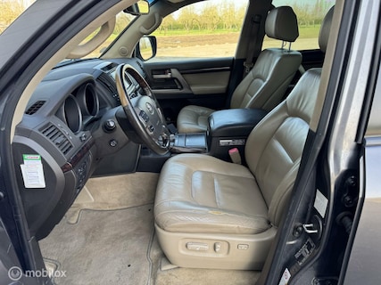 Toyota-Land Cruiser