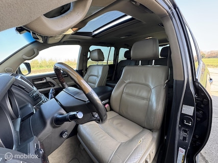 Toyota-Land Cruiser